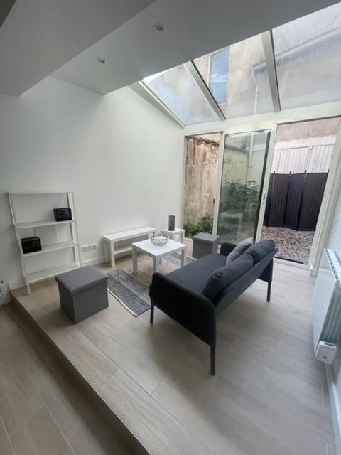 location appartement à BORDEAUX - 824 C.C. / mois