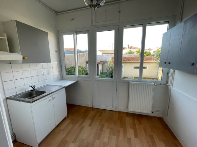 location appartement à BORDEAUX - 830 C.C. / mois
