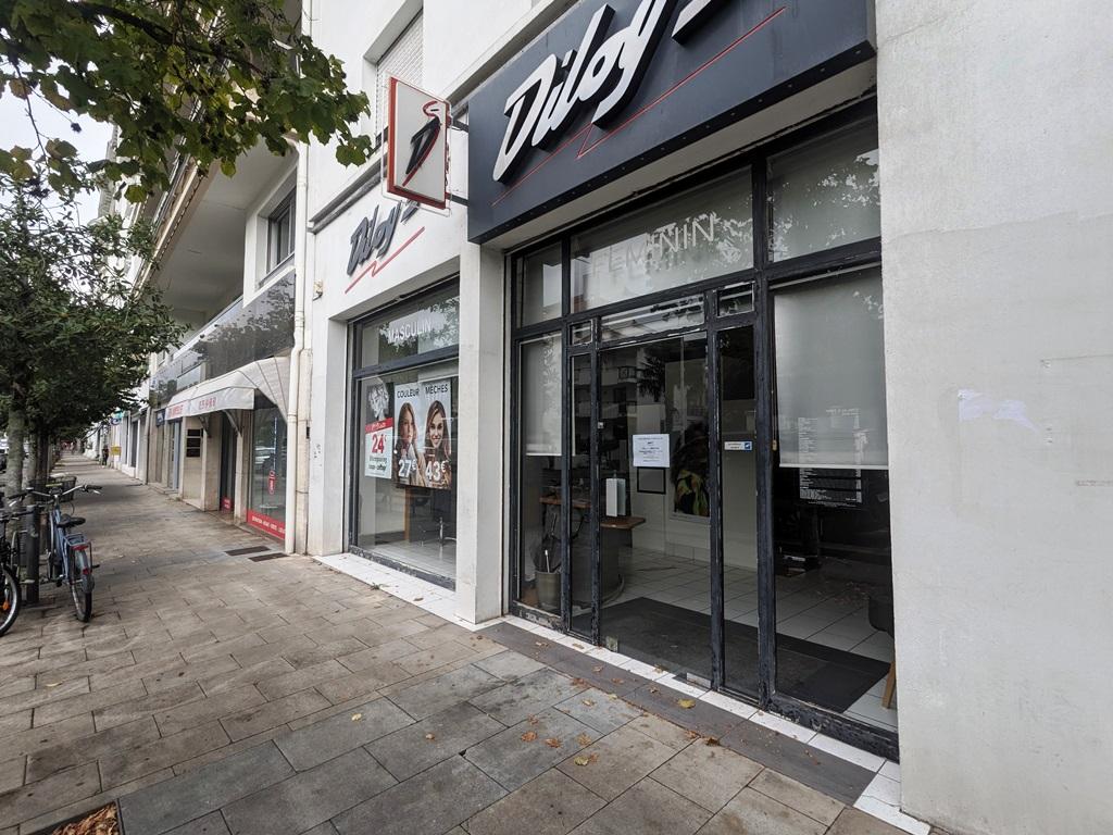 location local commercial à BAYONNE - 2 820 C.C. / mois