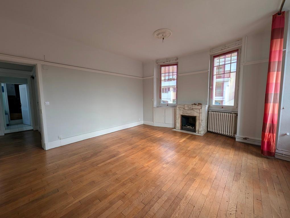 location local commercial à BAYONNE - 2 385 C.C. / mois